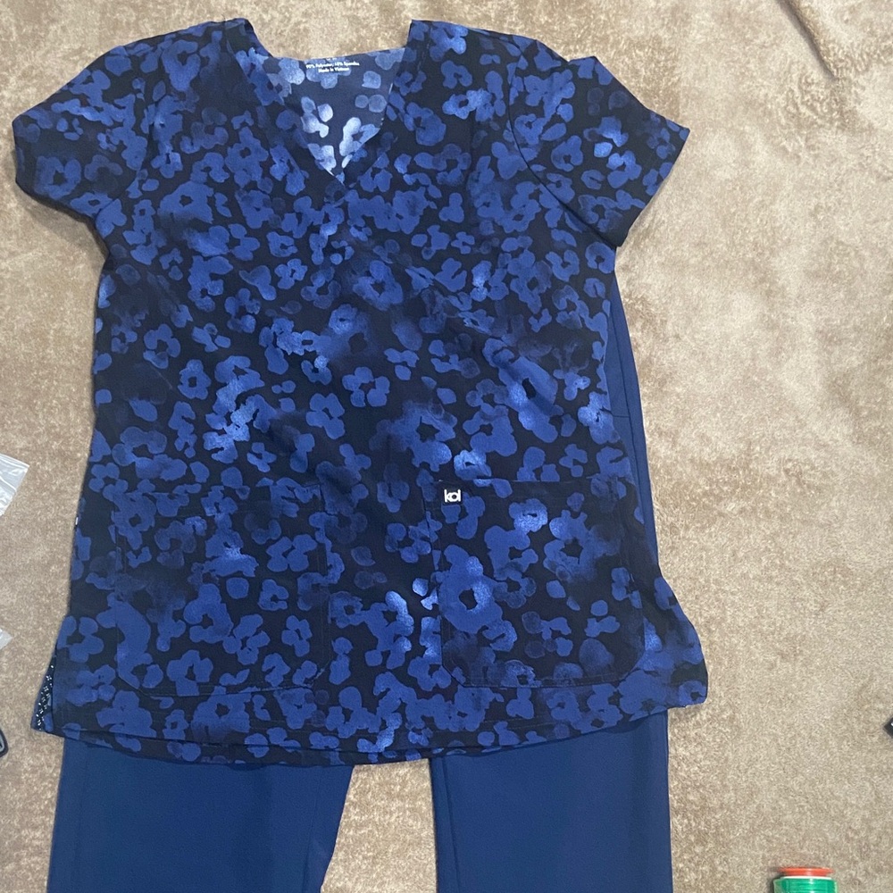 Koi Navy and Black Patterned Top $ Hey jogger bottoms